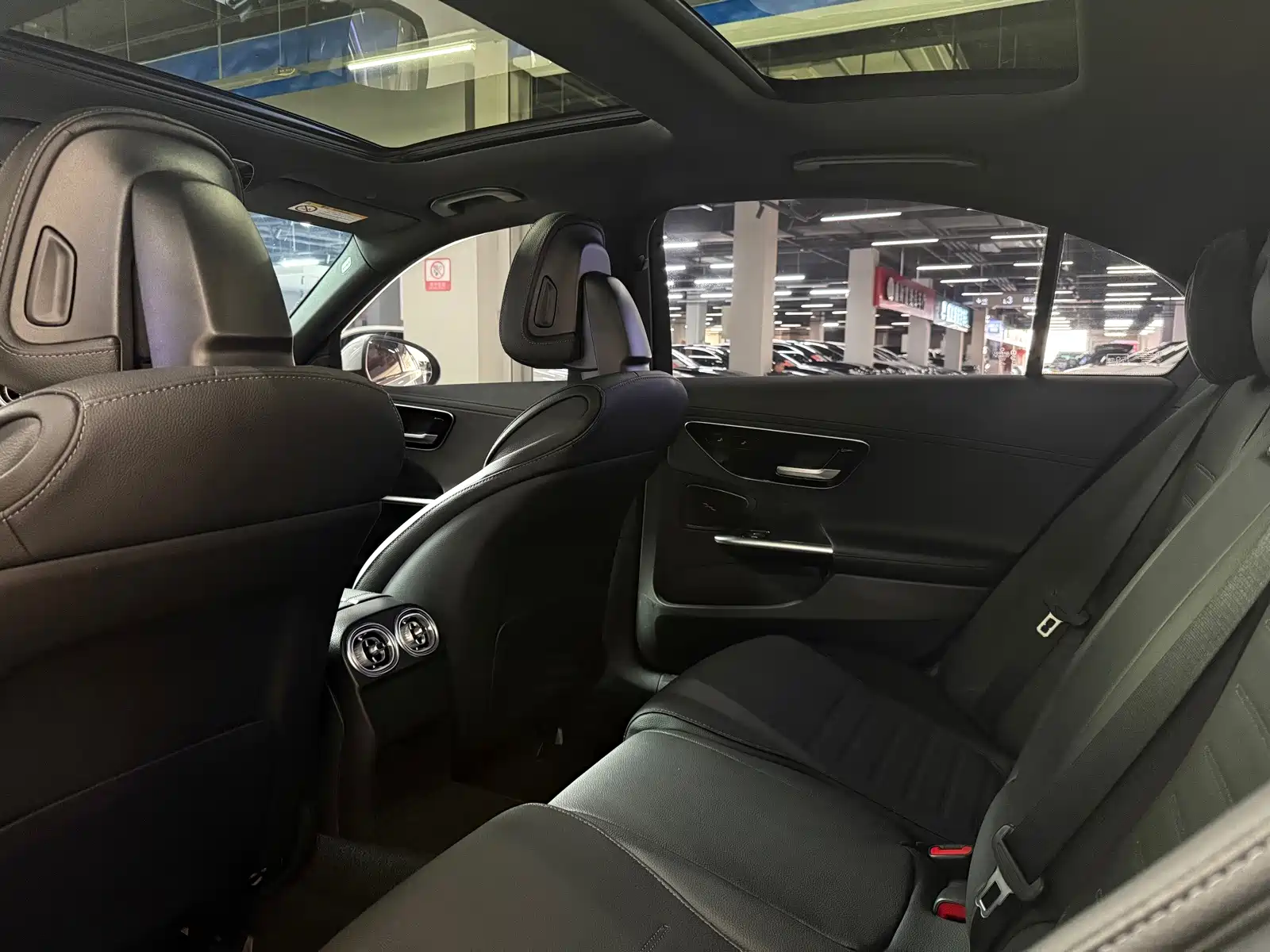Фото 6 - Mercedes-Benz C-Class