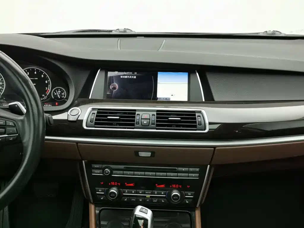 BMW BMW 5 Series GT 2015 535i xDrive 12