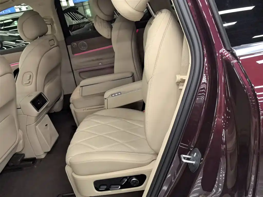 AITO Wenjie AITO M9 2025 Extended Range Ultra 52kWh 6-Seater фото 17