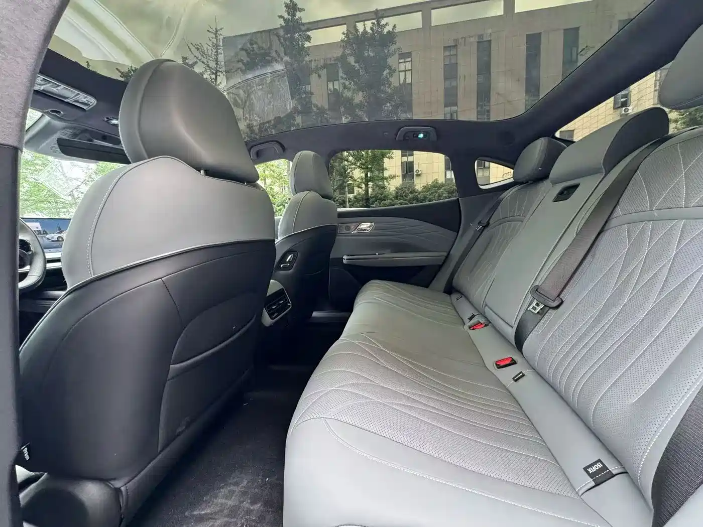 Geely Galaxy Galaxy E8 2025 700km Long Voyage Smart Drive Edition фото 5