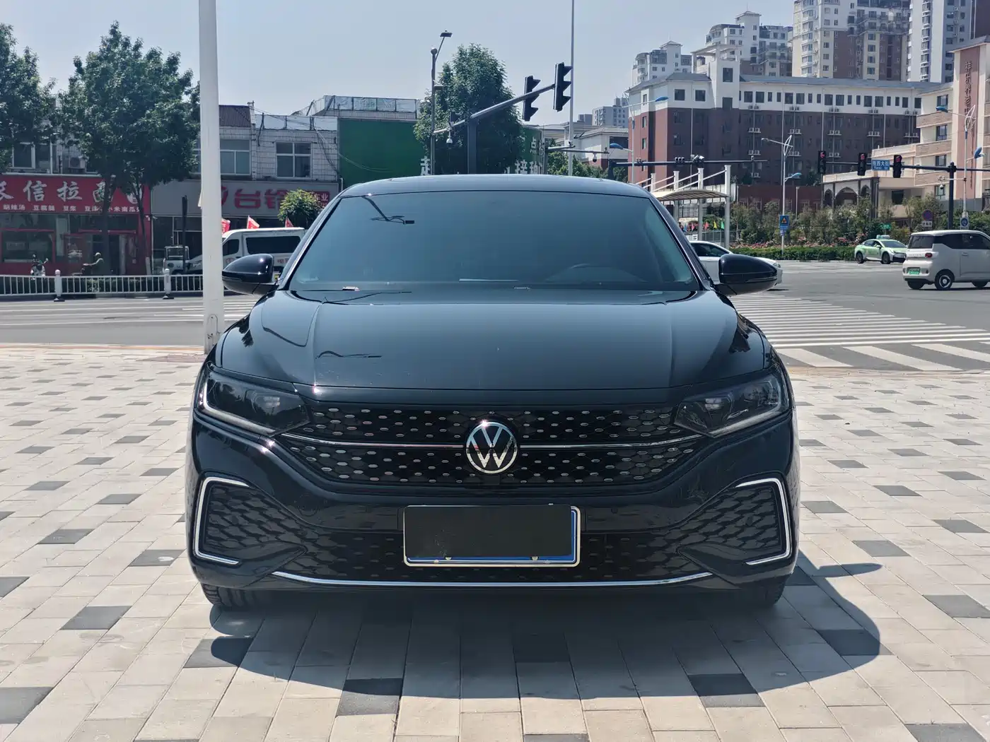 Volkswagen Passat 2025 Outstanding 330TSI Starlight Elite Edition фото 2