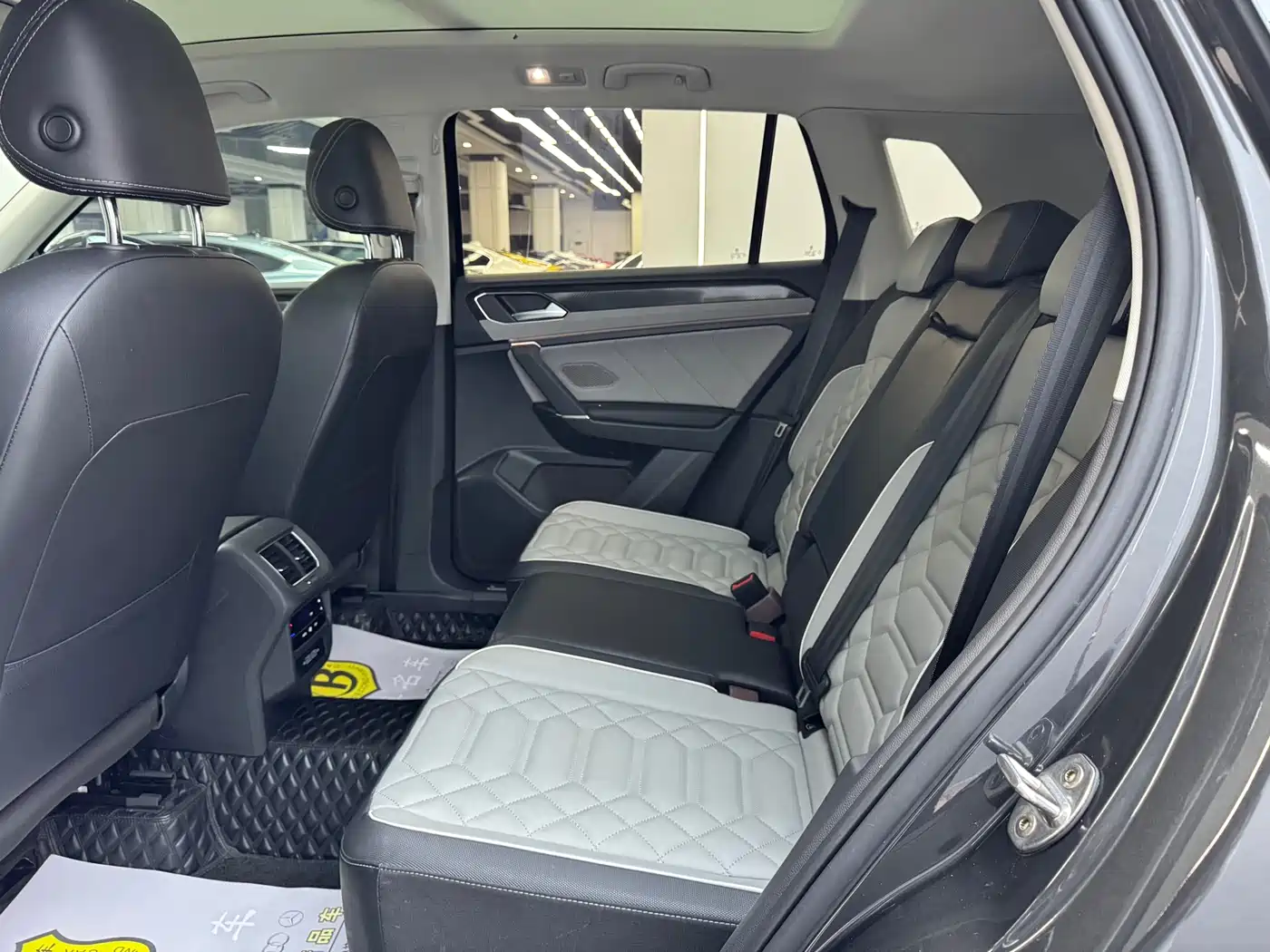 Volkswagen Tayron 2023 330TSI 2WD Luxury Plus Advanced Edition фото 8