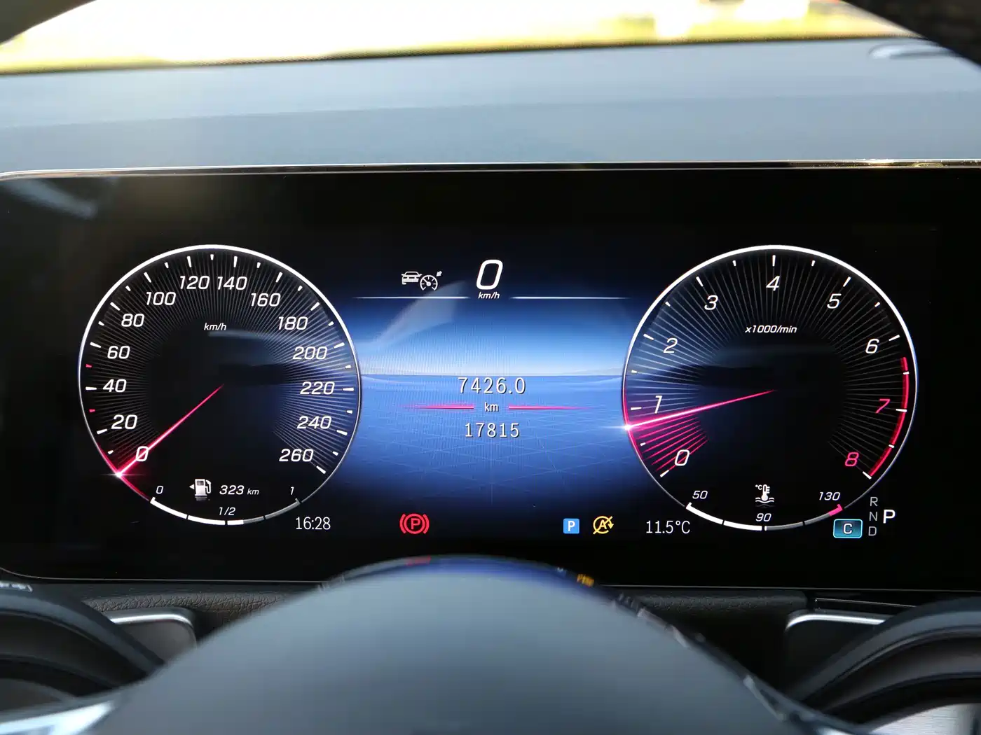 Фото 6 - Mercedes-Benz GLB