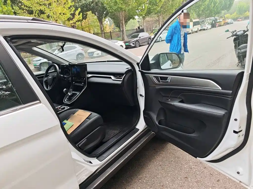 Haval M6 2024 2023 PLUS 1.5T Manual Luxury Smart Connect
