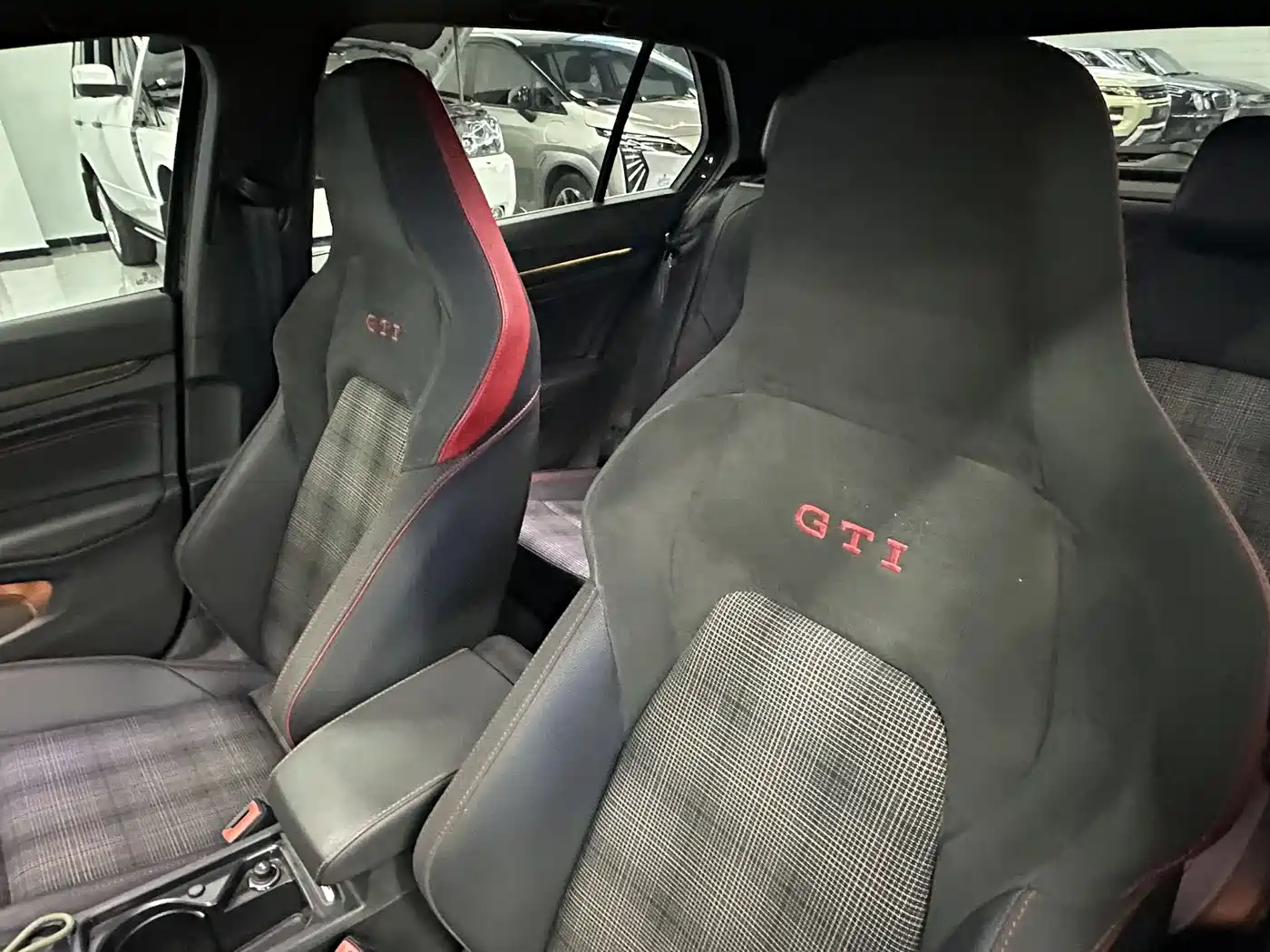 Volkswagen Golf GTI 2021 380TSI DSG GTI фото 8