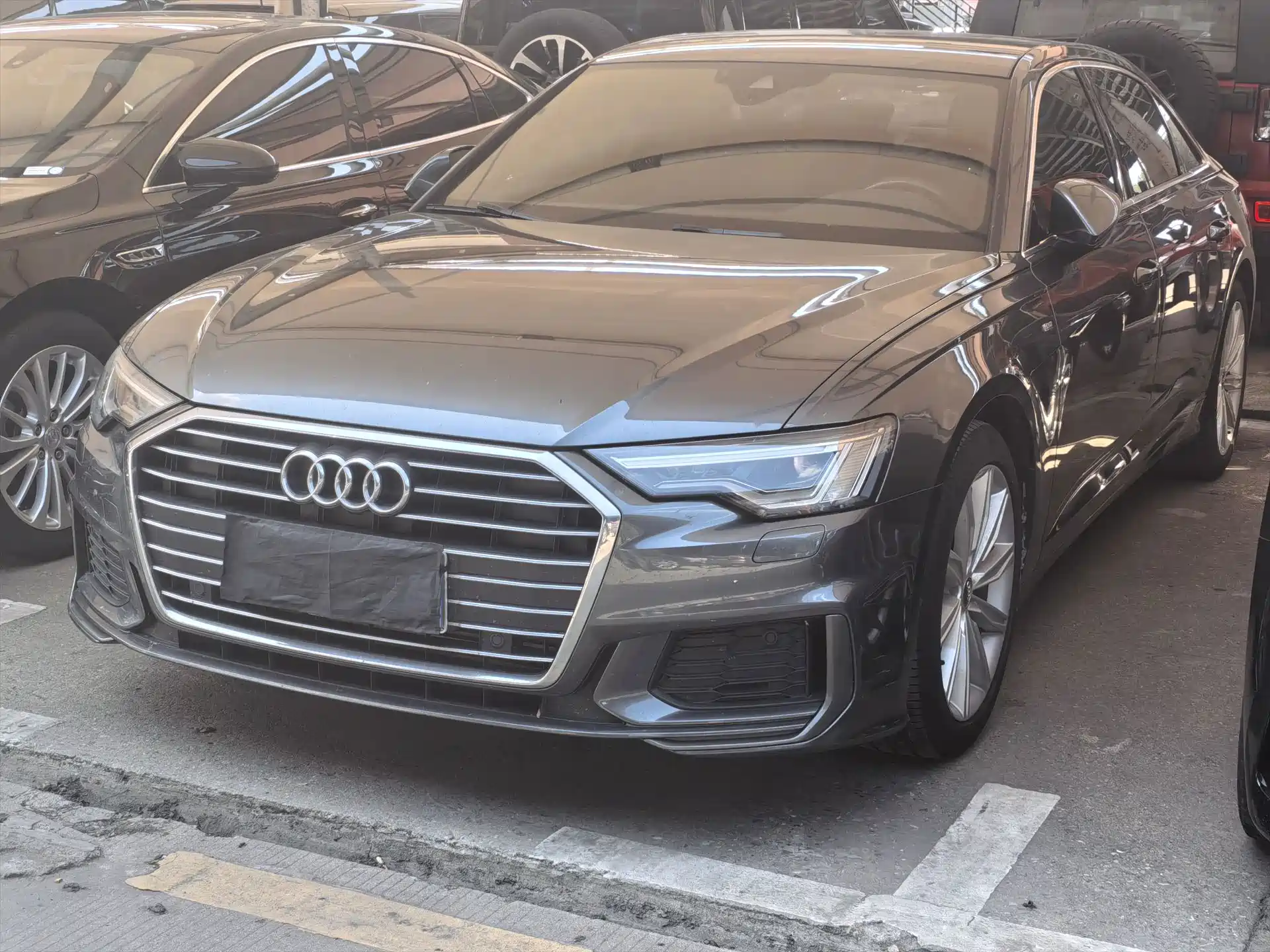 Photo 1 - Audi A6L