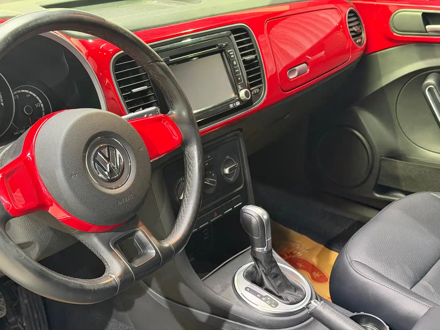 Volkswagen Beetle 2015 180TSI фото 4