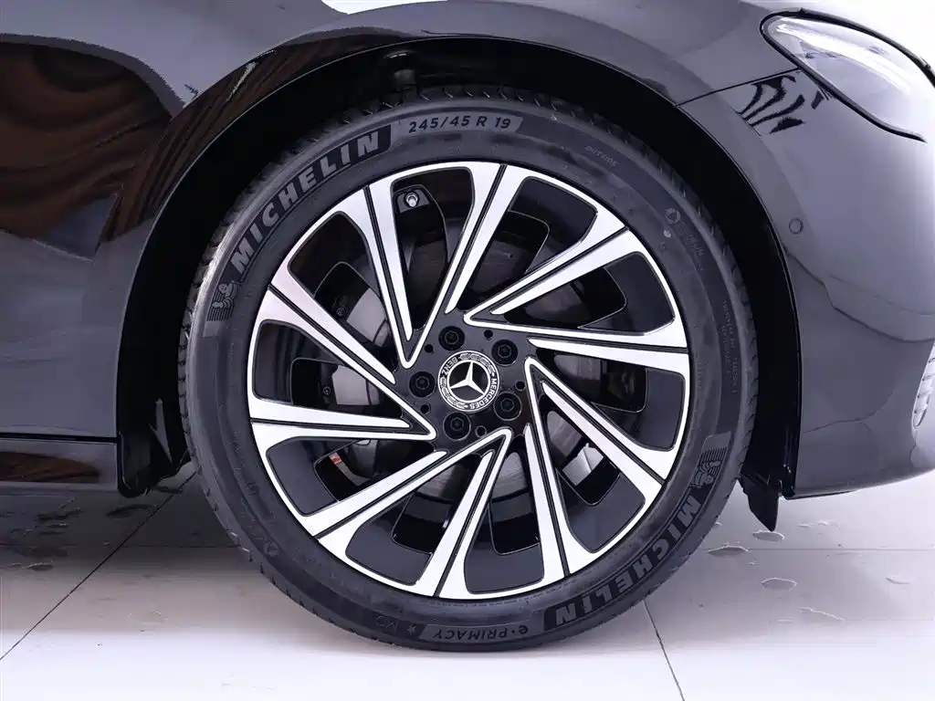 Mercedes-Benz E-Class 2025 E 300 L Luxury фото 6