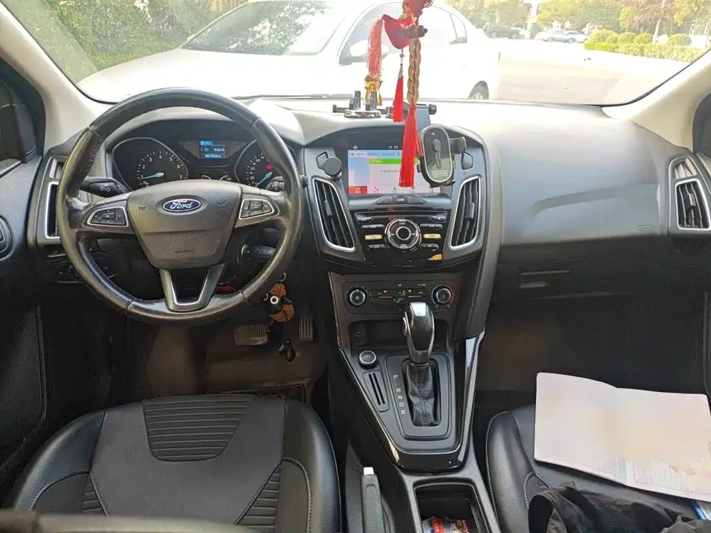 Фото 6 - Ford Focus