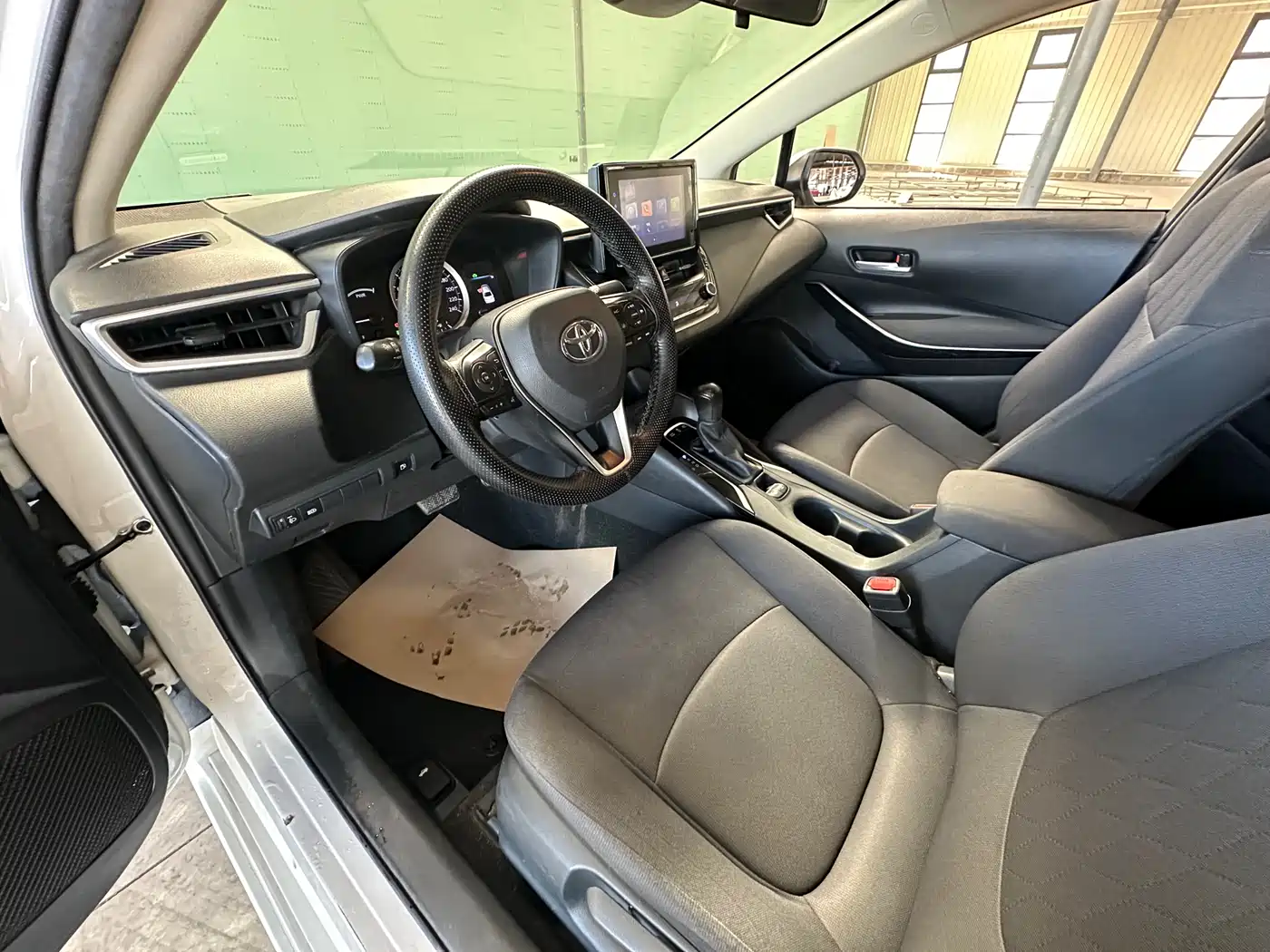 Toyota Corolla 2021 Hybrid 1.8L E-CVT Pioneer Edition фото 14
