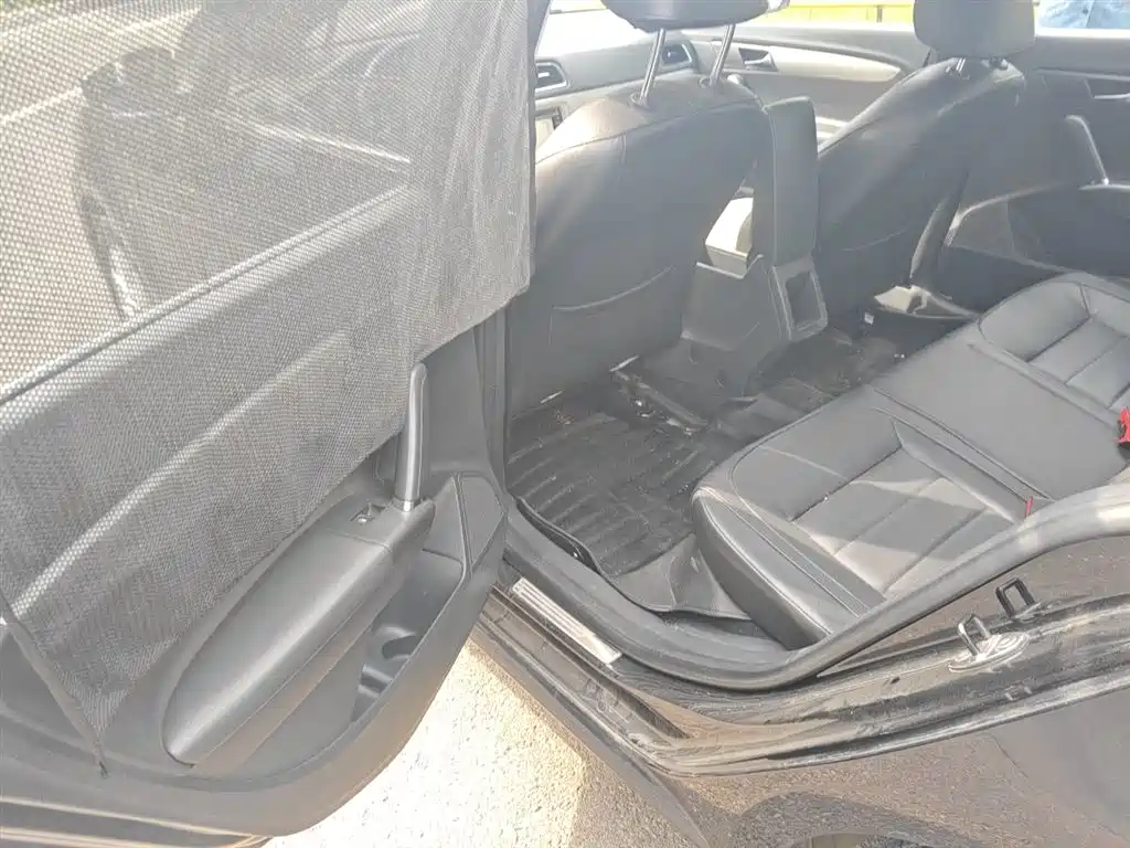 Volkswagen Lavida 2013 1.6L Manual Comfort Edition фото 15