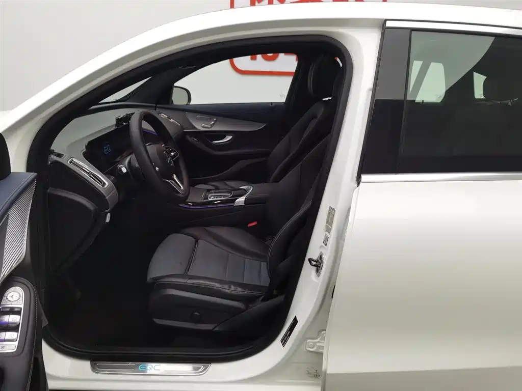 MERCEDES-BENZ EQC
