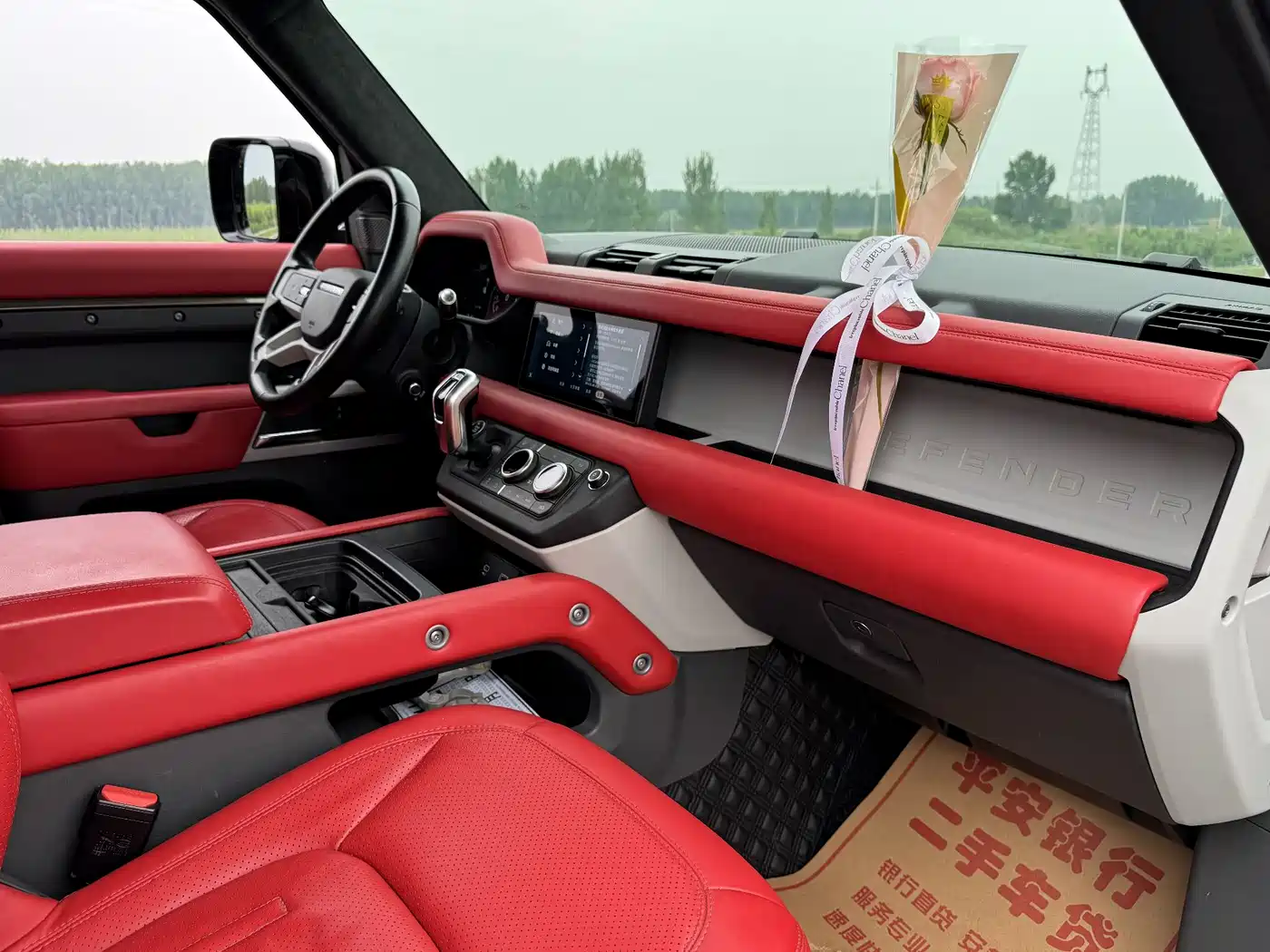 Land Rover Defender 2020 Model 110 P400 SE фото 13