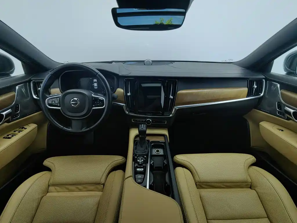 Фото 5 - Volvo S90