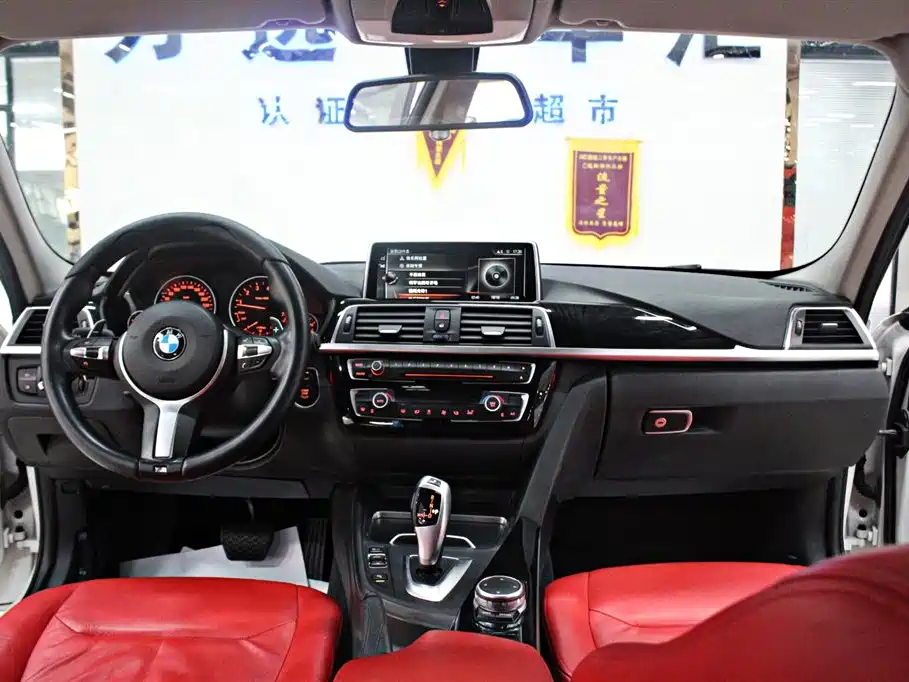 BMW 3 Series 2016 316i Fashion фото 11
