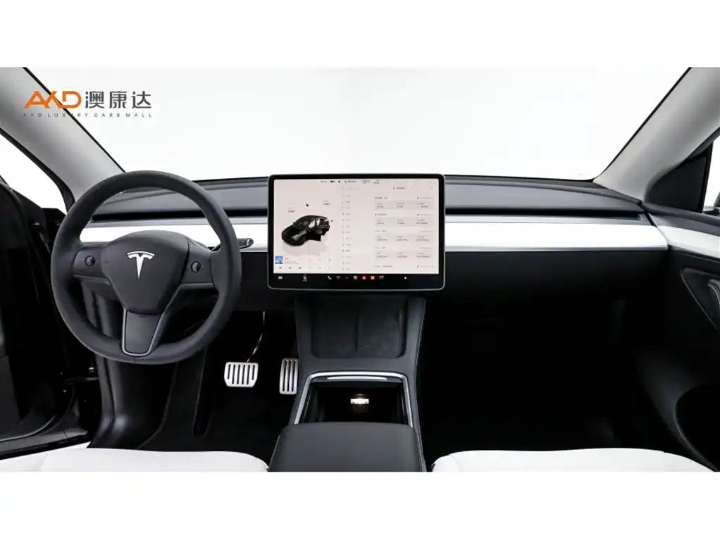 Photo 5 - Tesla Model Y