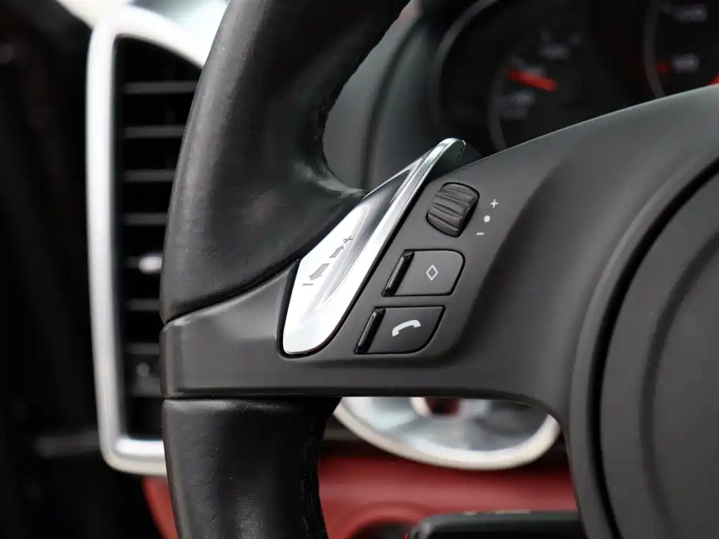 Porsche Cayenne 2014 Cayenne Platinum Edition 3.0T фото 18