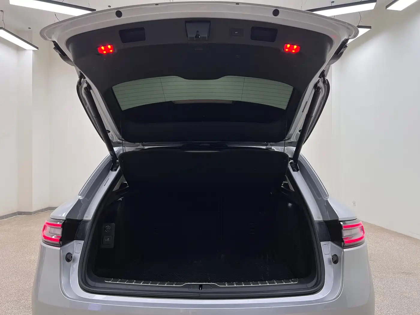 AITO Wenjie AITO M5 2022 Extended Range AWD Performance Edition фото 31