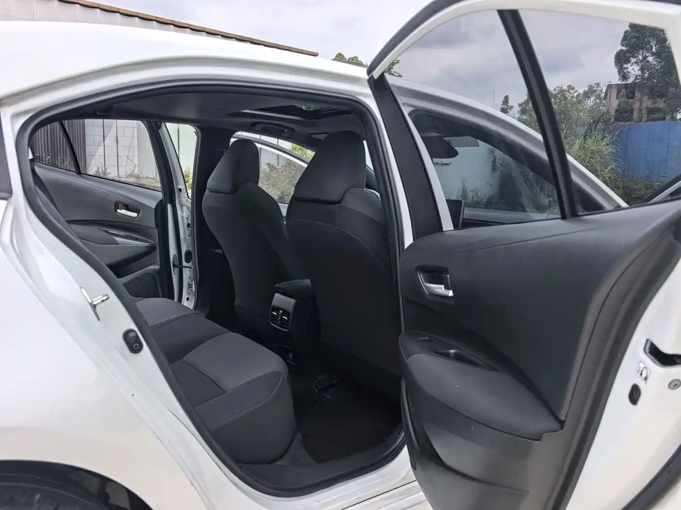 Toyota Levin 2021 185T CVT Luxury Edition фото 10