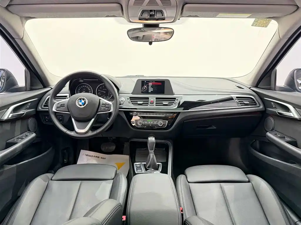 BMW 1 Series 2017 118i Sport фото 26
