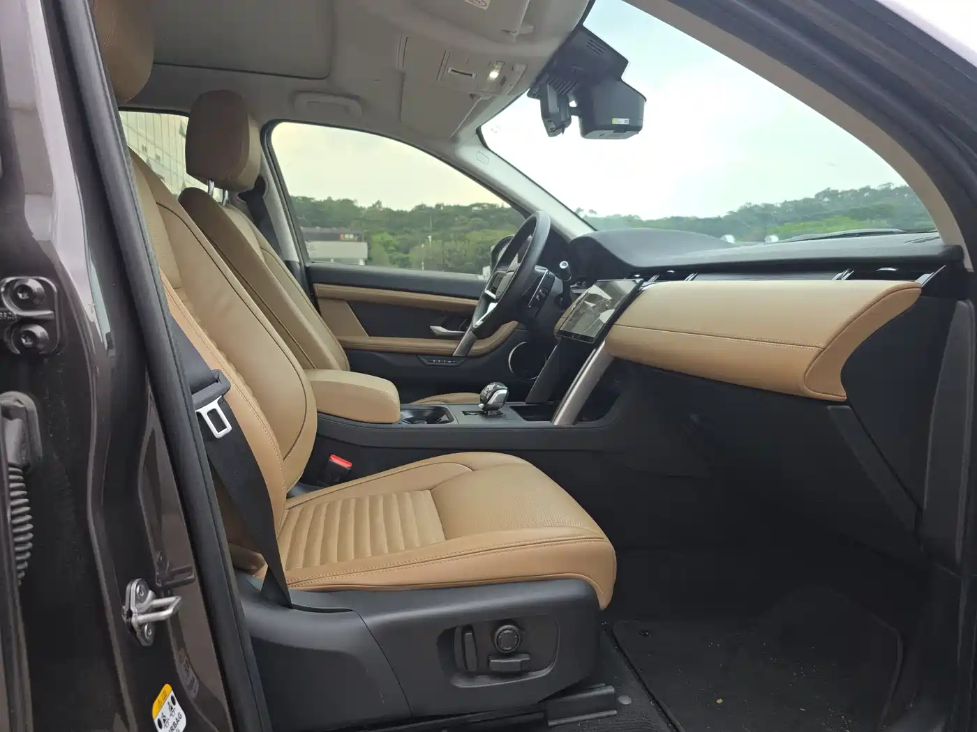 Land Rover Discovery Sport 2024 Luxury Custom Edition фото 12