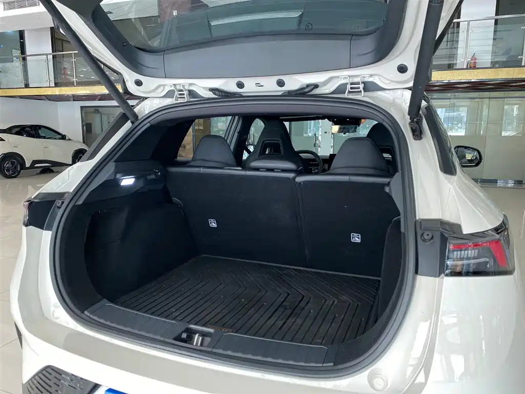 Lynk & Co 06 2025 Renew 1.5T Halo фото 21