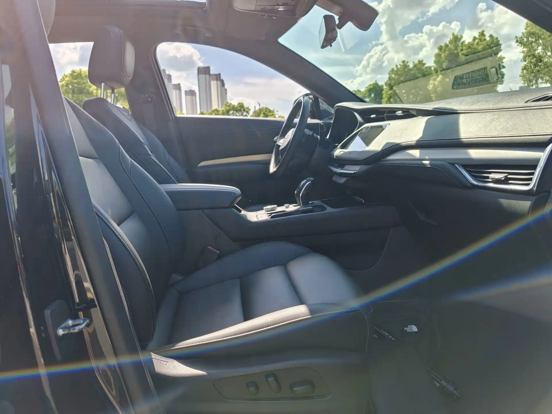 Photo 14 - Cadillac XT4