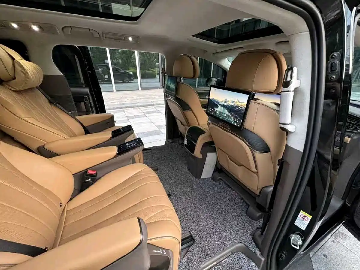 Denza D9 2022 DM-i 970 AWD Flagship фото 6