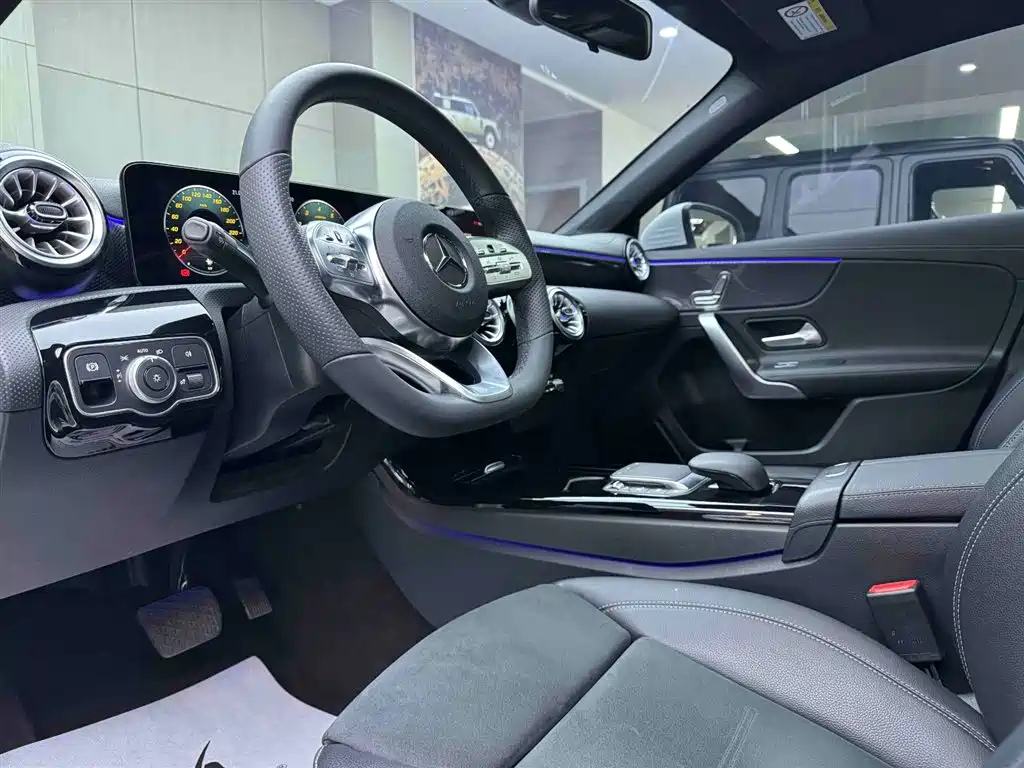 Mercedes-Benz A-Class 2022 A 200 L Sport Sedan Style фото 8