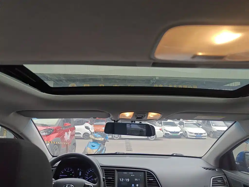 Hyundai Elantra 2016 Model 1.6L Automatic Smart Elite фото 18
