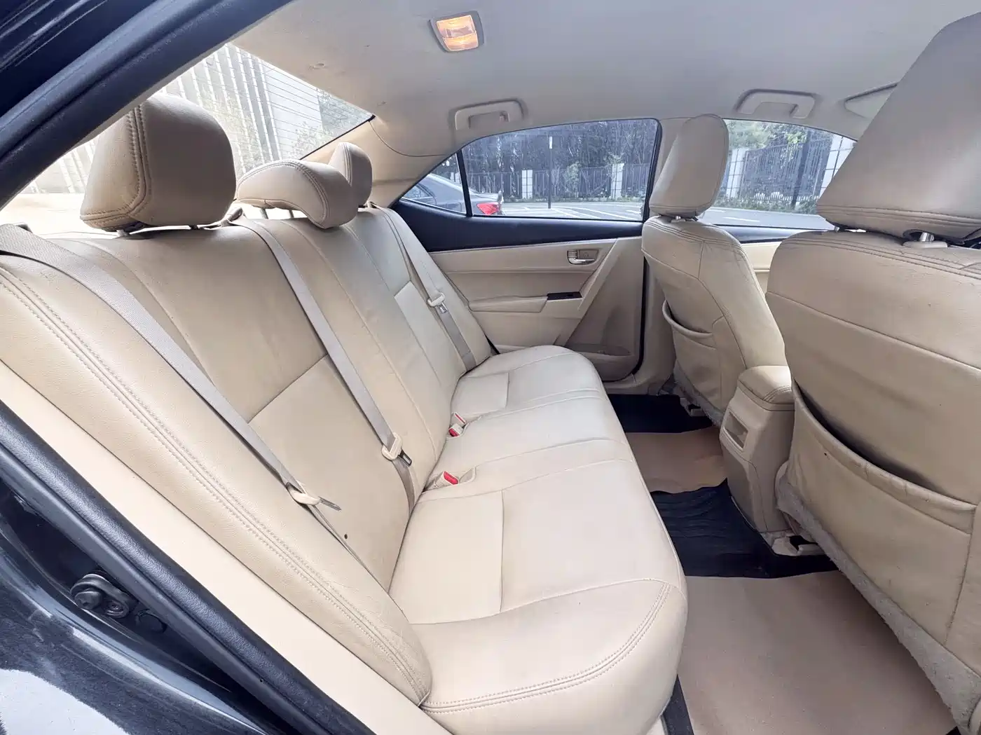 Toyota Corolla 2014 1.6L CVT GL фото 12