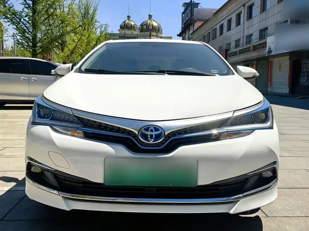 Toyota Corolla Twin Engine E+ 2019 1.8L E-CVT Leading Edition фото 6