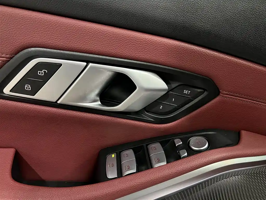 BMW 3 Series 2023 320Li M Sport Package фото 10