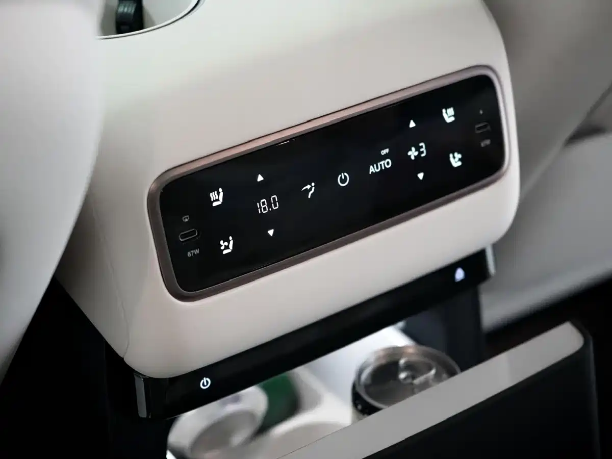 Li Auto MEGA 2025 2025 Model Home Family Special Edition