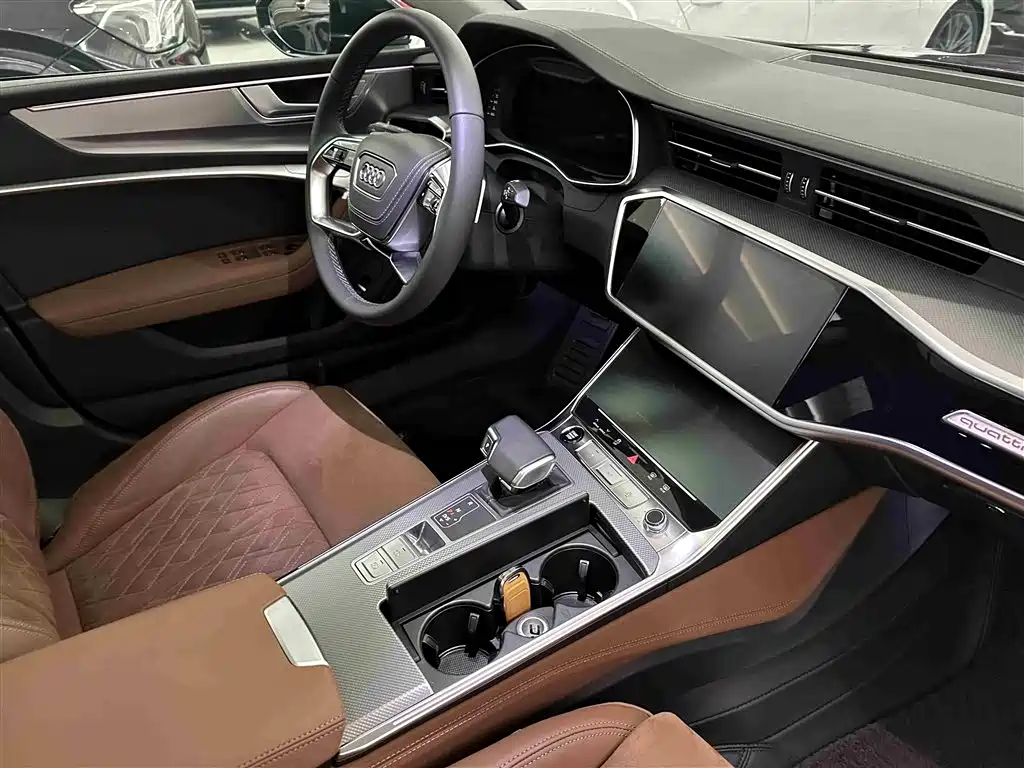 Audi A7L 2025 Model Year 45 TFSI quattro Premium фото 17