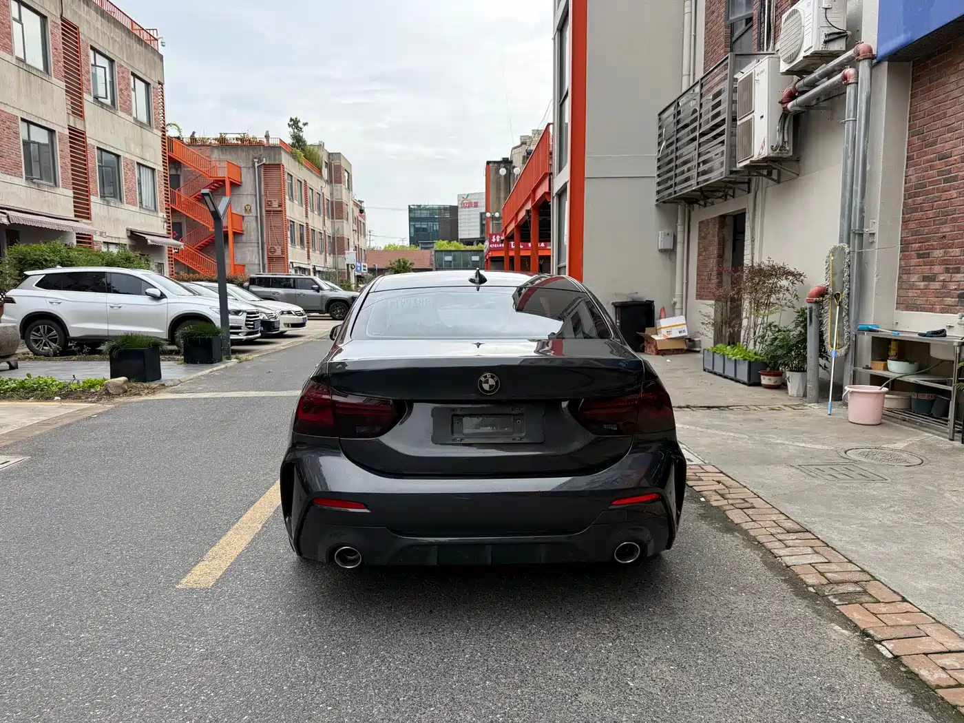 BMW 1 Series 2023 120i M Sport Shadow Edition фото 6
