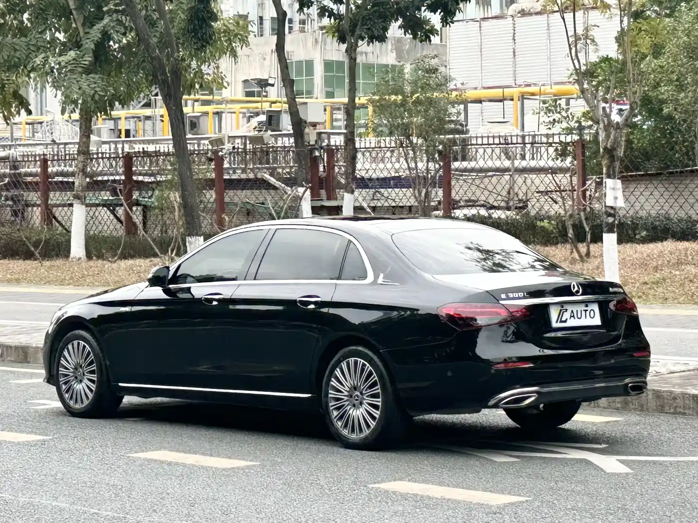 Mercedes-Benz E-Class 2022 E 300 L Luxury фото 7