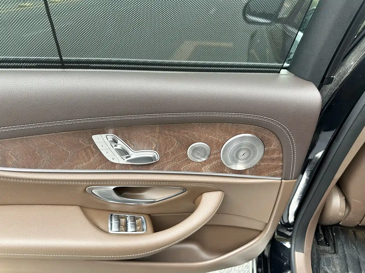 Mercedes-Benz E-Class 2022 E 300 L Luxury фото 17