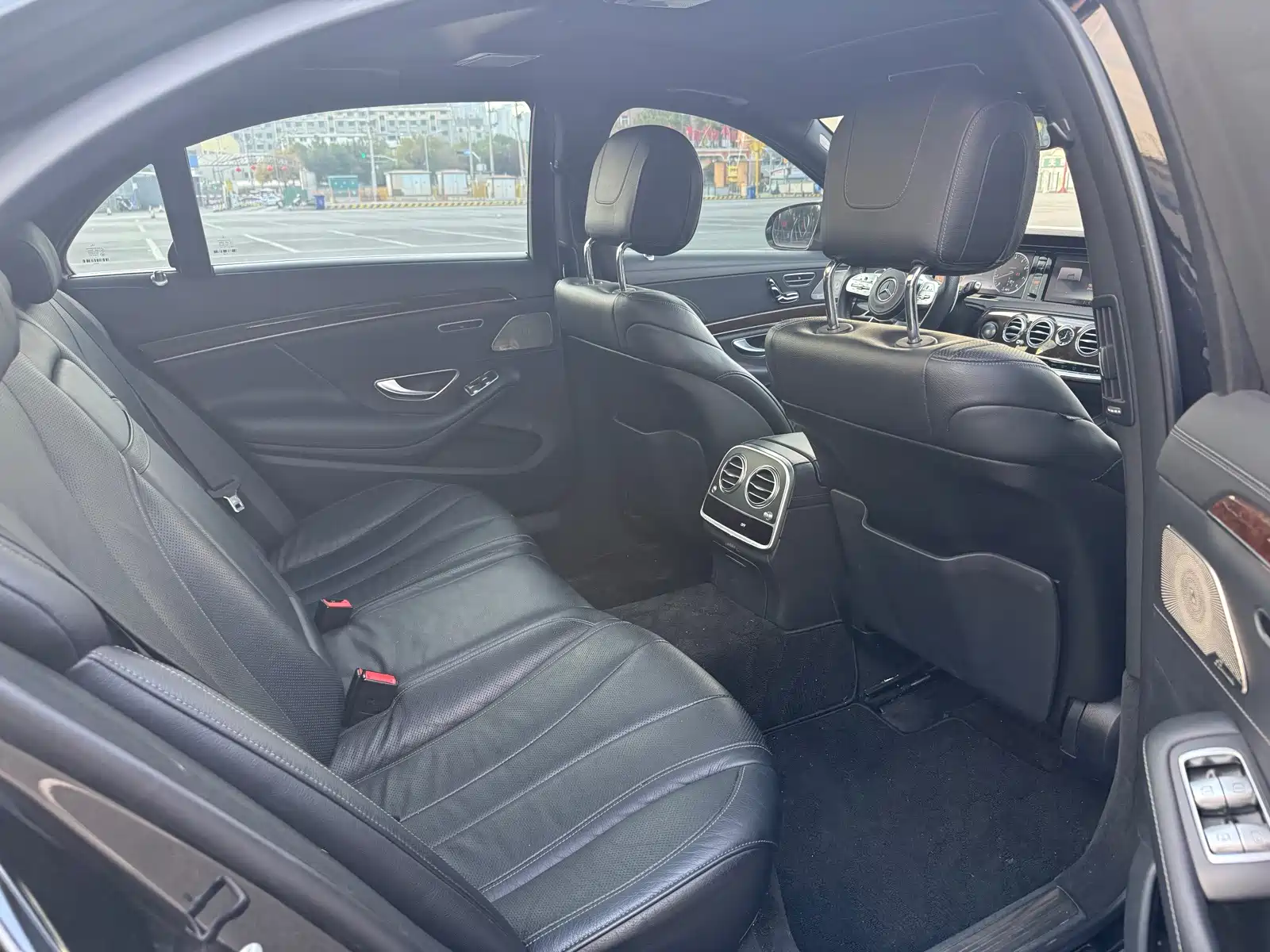 Фото 13 - Mercedes-Benz S-Class