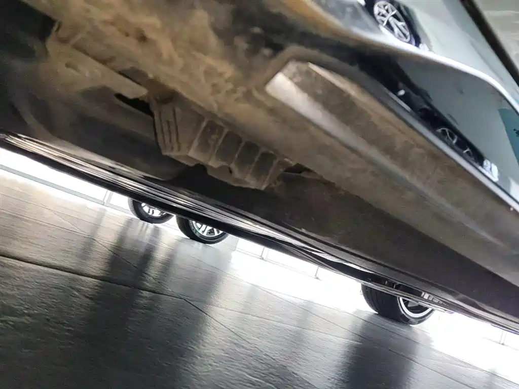 BMW 7 Series 2023 Model 740Li Leading M Sport Package фото 8