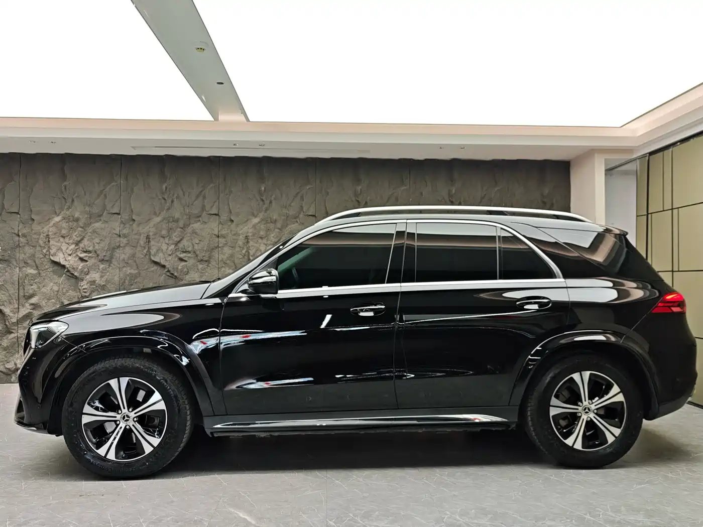 Mercedes-Benz GLE 2024 GLE 350 4MATIC Sport фото 3