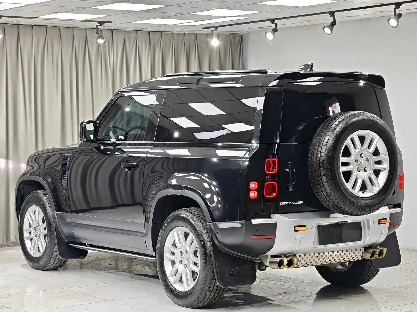 Фото 3 - Land Rover Defender