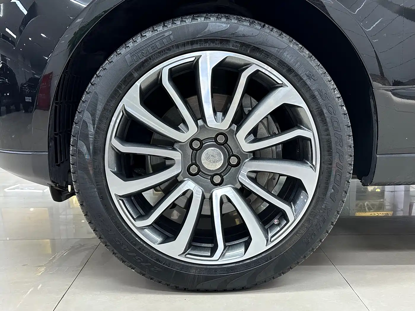 Land Rover Range Rover 2019 3.0 SC V6 Golden Age Edition фото 19