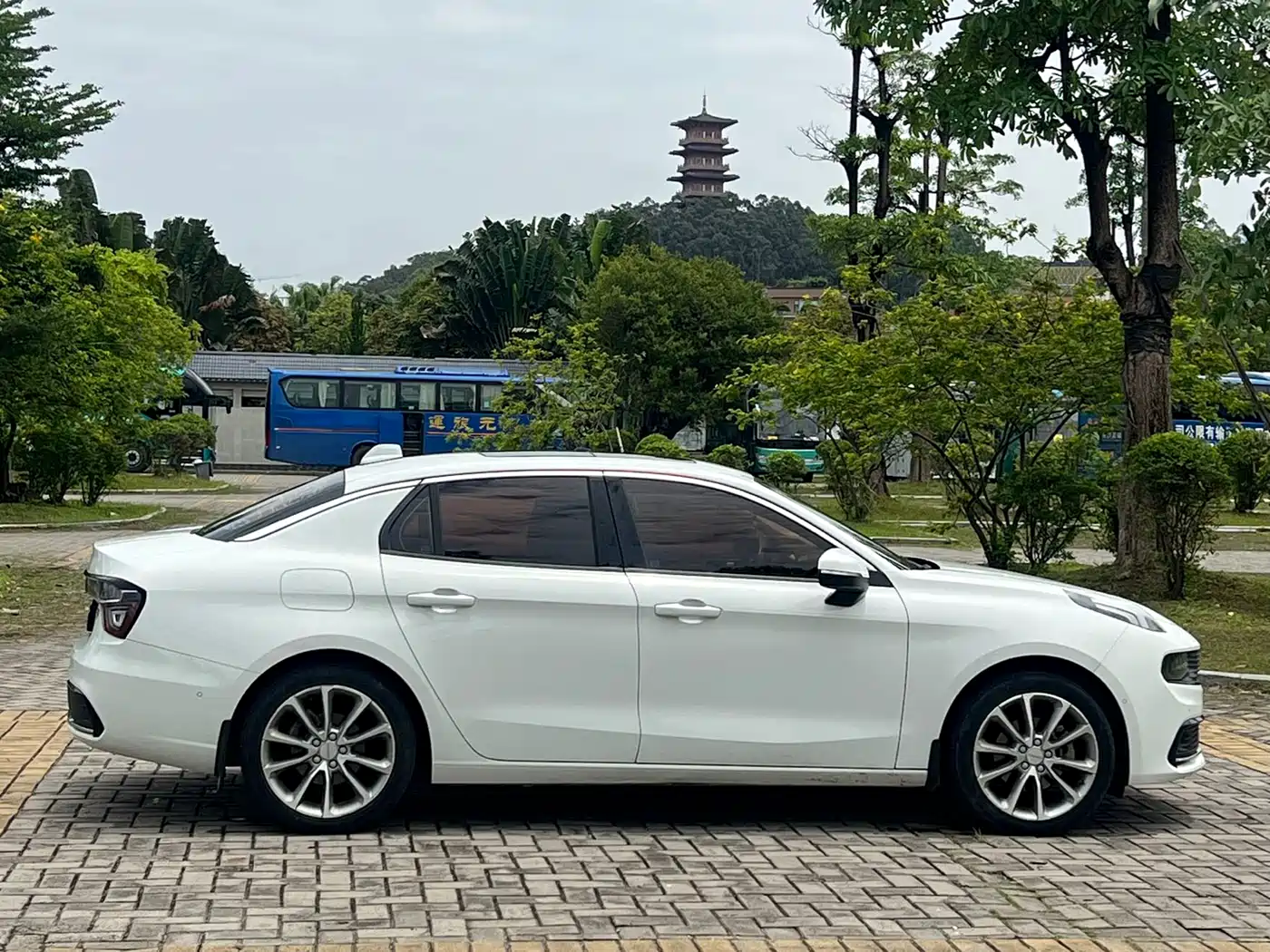 Lynk & Co 03 2018 1.5TD DCT Power Pro Version China V фото 20