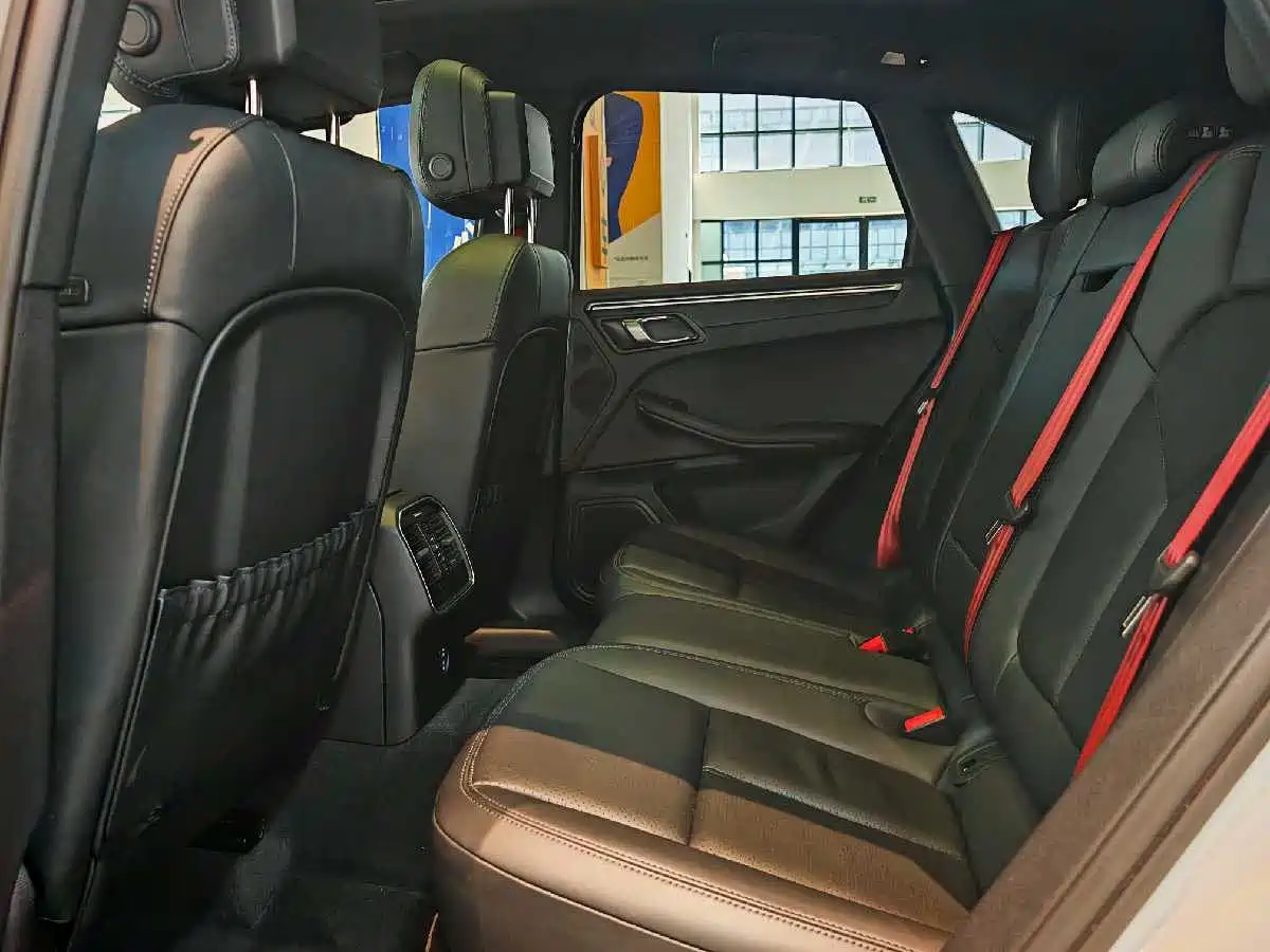 Porsche Macan 2023 Macan 2.0T фото 25