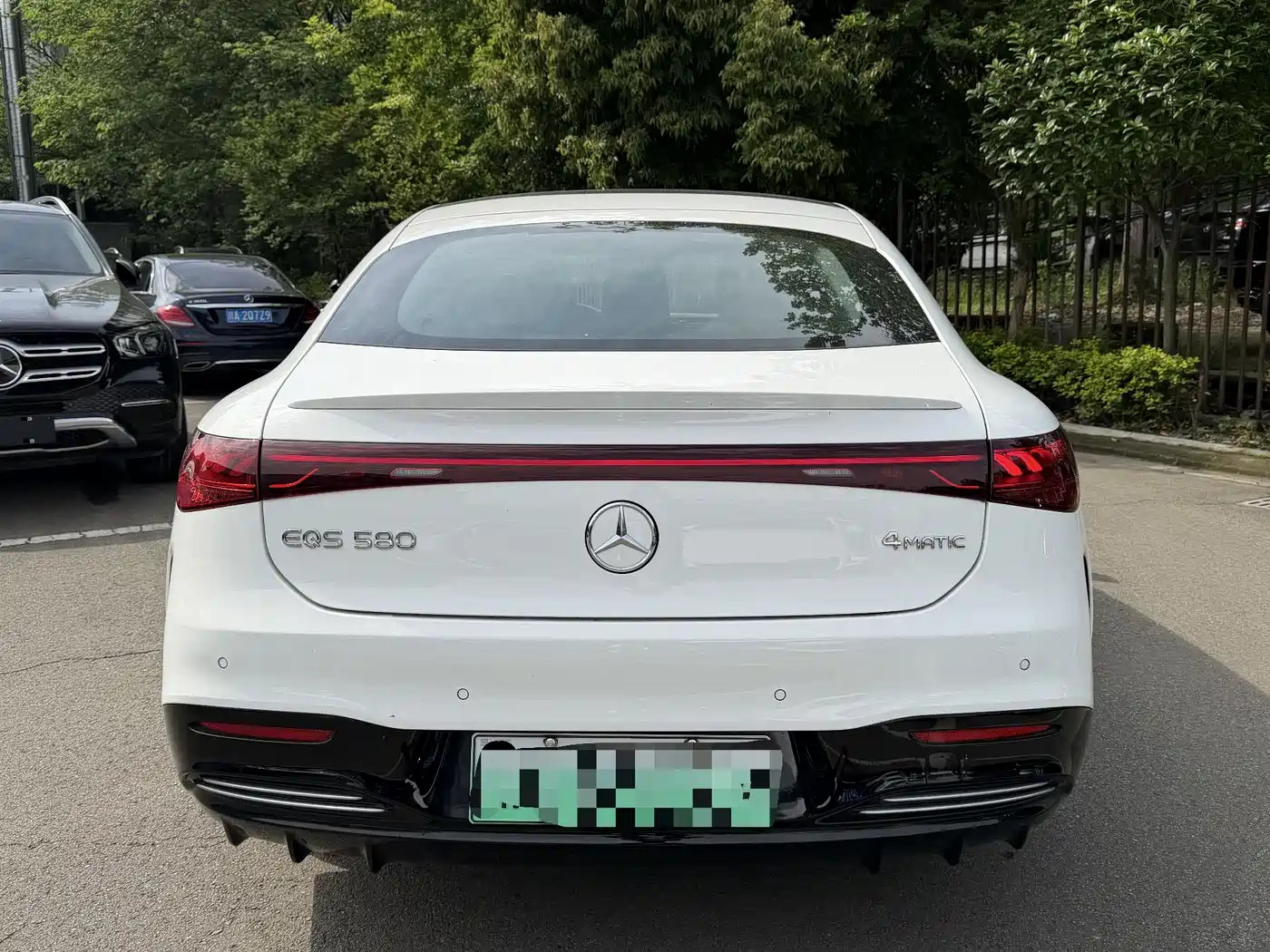 MERCEDES-BENZ EQS