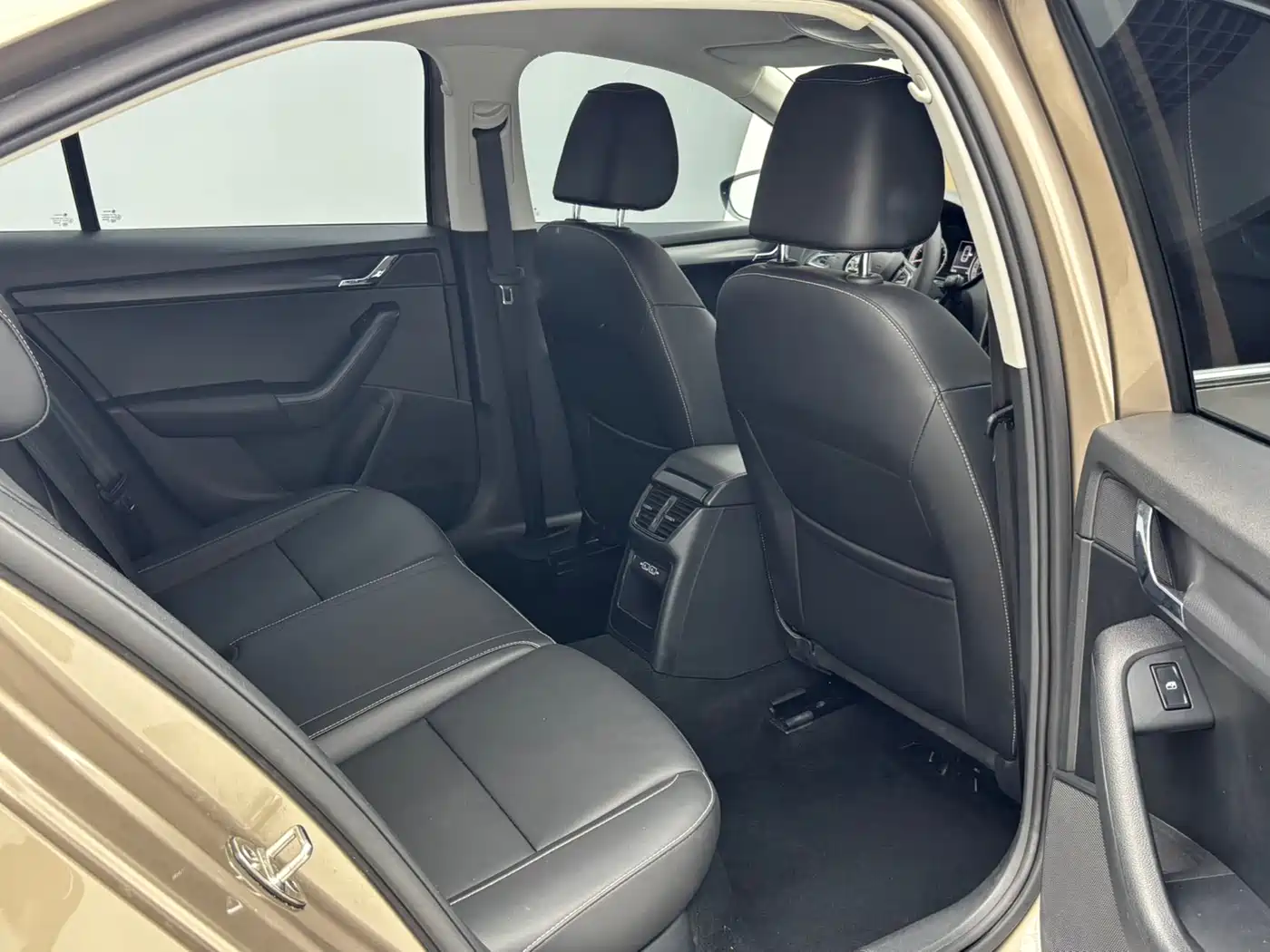 Škoda Octavia 2022 1.5L Automatic Comfort Edition фото 13