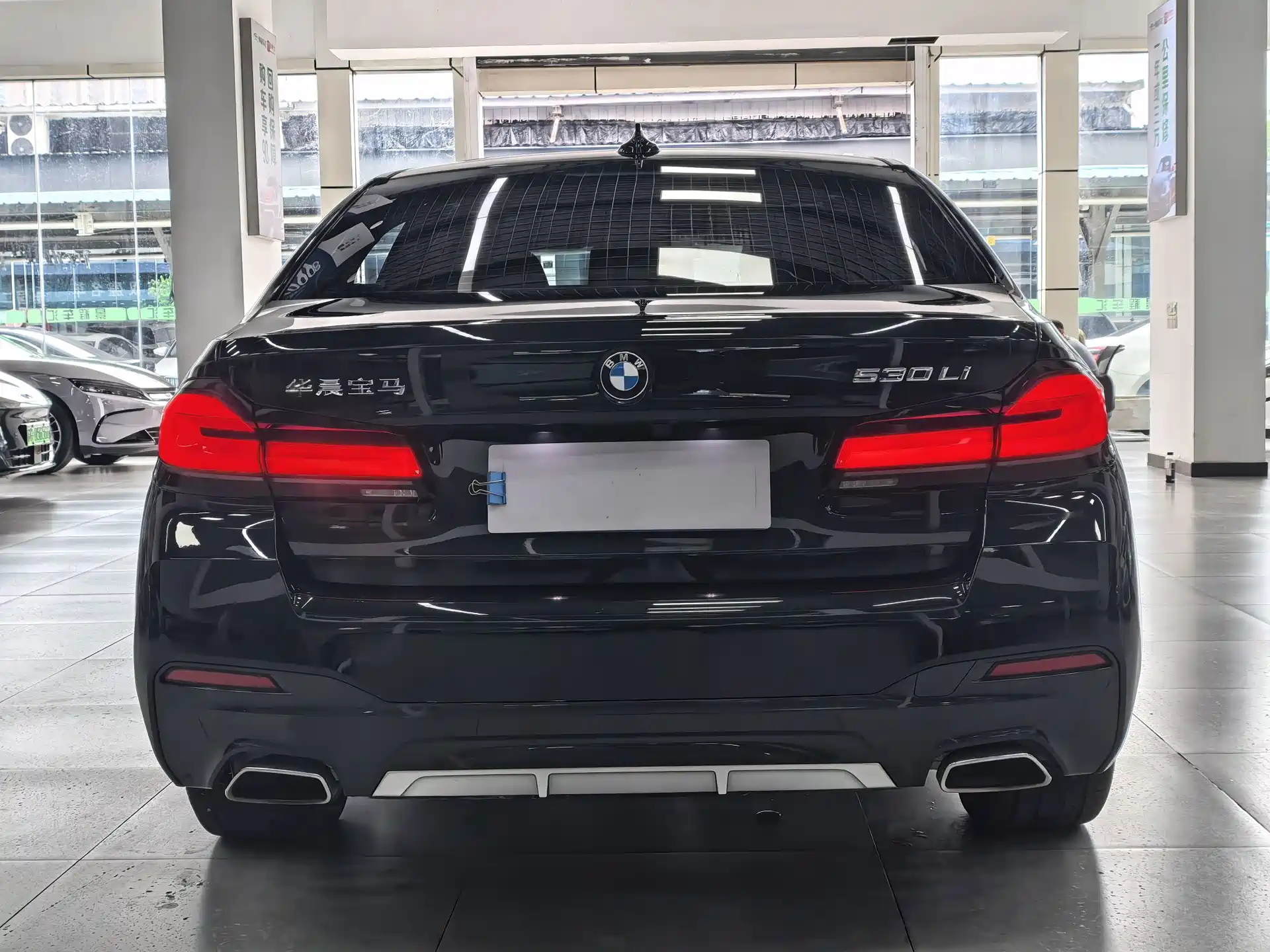Photo 16 - BMW 5 Series