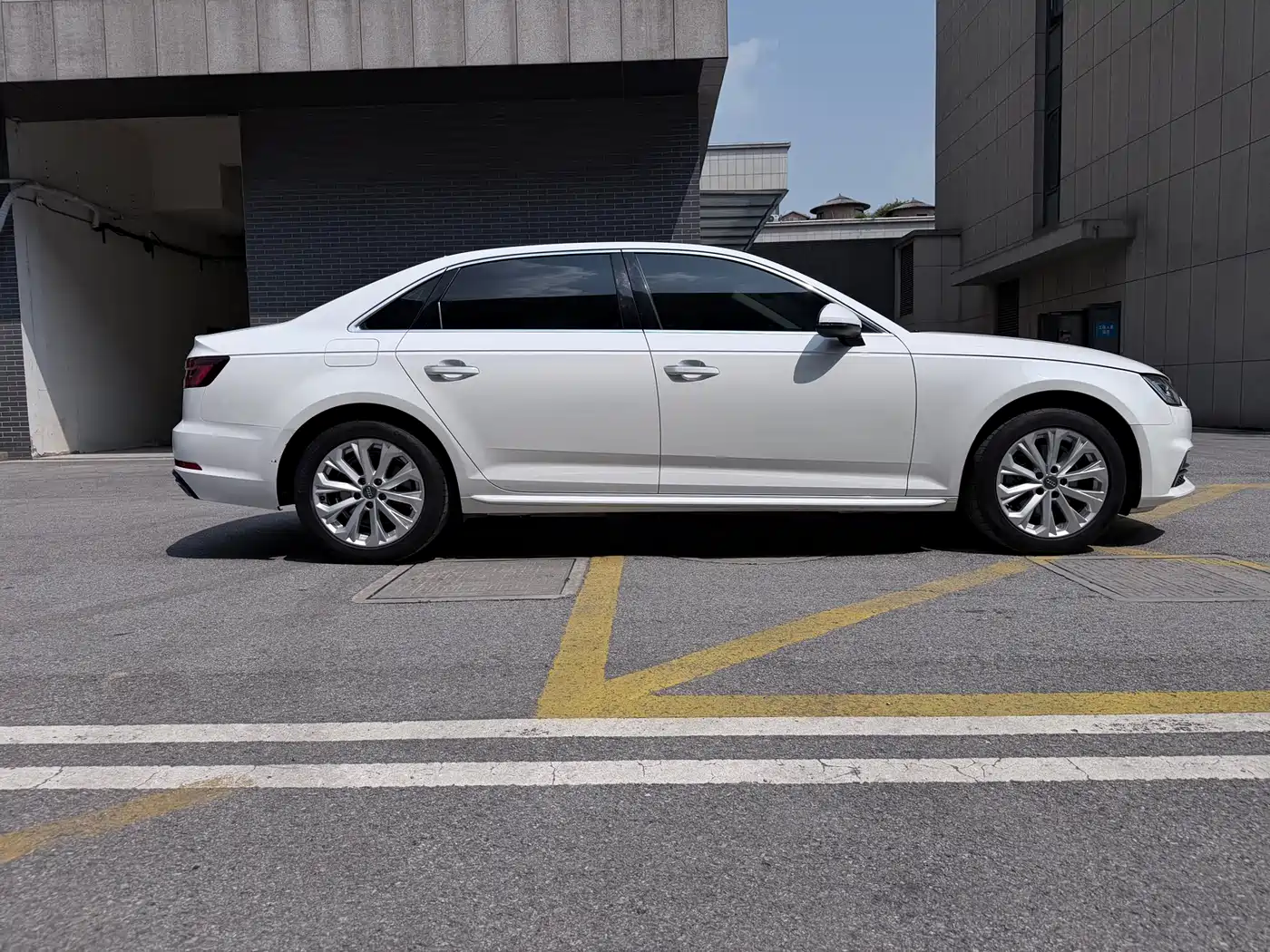 Audi A4L 2019 40 TFSI Progressive (China V) фото 16