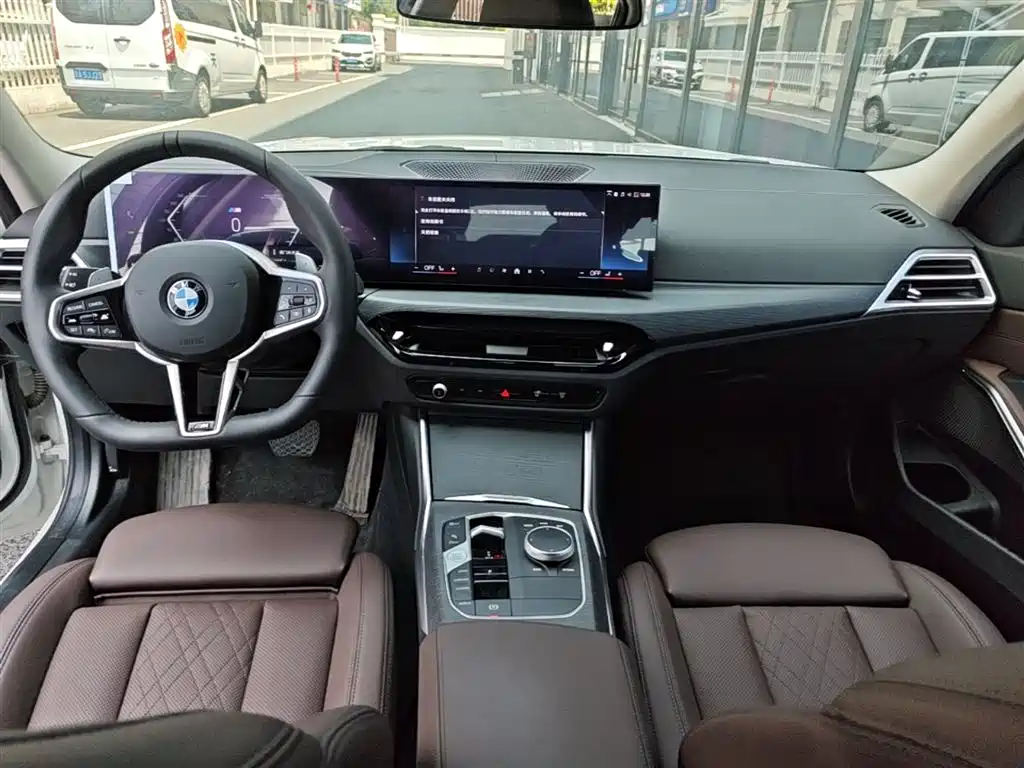 BMW 3 Series 2025 325Li M Sport Package фото 16